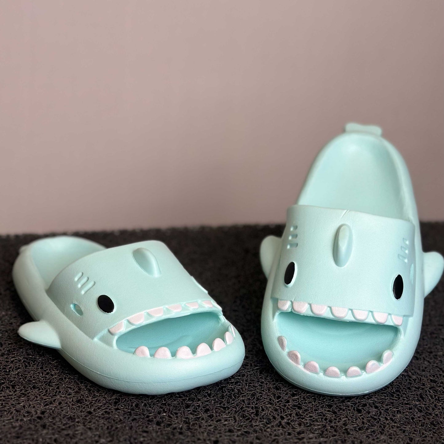 Sharklas: Chanclas de tiburón unisex