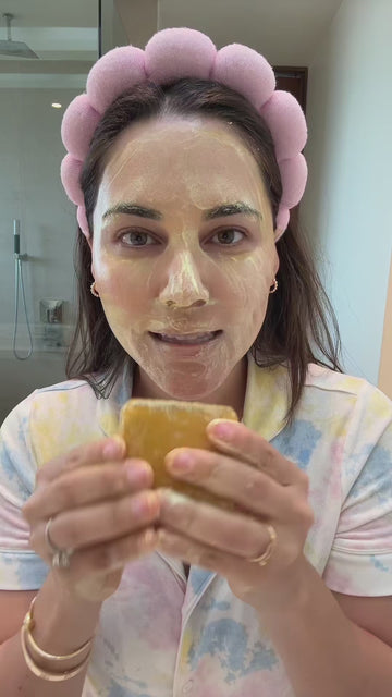 Jabón Cúrcuma + Ácido Kójico para Manchas y Tono Uniforme video thumbnail